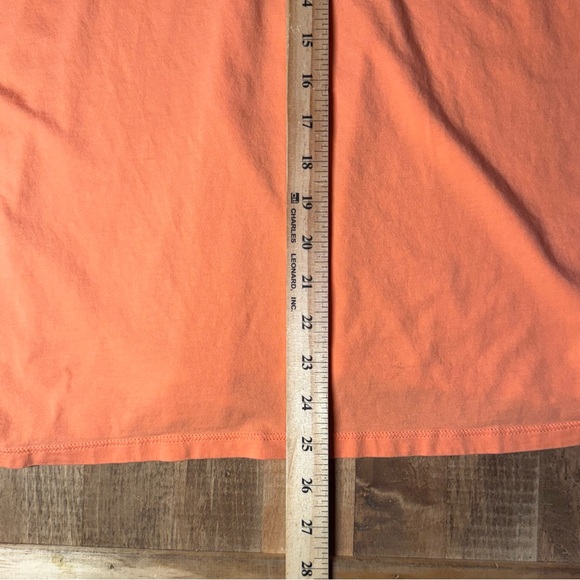 Carhartt Women’s V-Neck Logo Tee – Orange (L, Relaxed Fit) - Picture 7 of 7